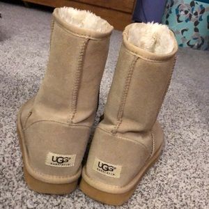 Cream- colored original short UGG boots SOLD